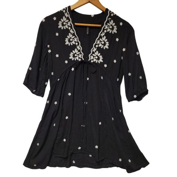 Embroidered Floral Mini Dress Boho Baby Doll Vacation Summer Beachy Hippie Sz M - Picture 1 of 7